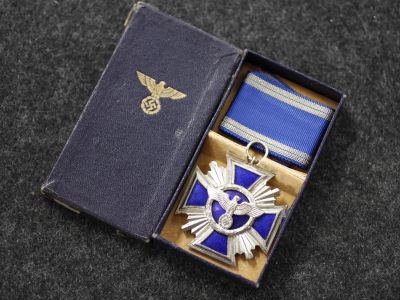 Медаль «За выслугу лет в NSDAP» 2-го класса